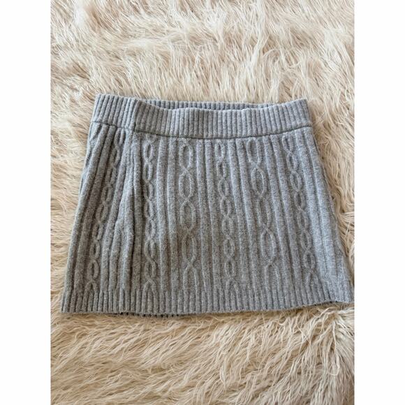 Alo Yoga Winter Blossom Cableknit Cable Knit Sweater Mini Skirt Heather Gray - Picture 3 of 4